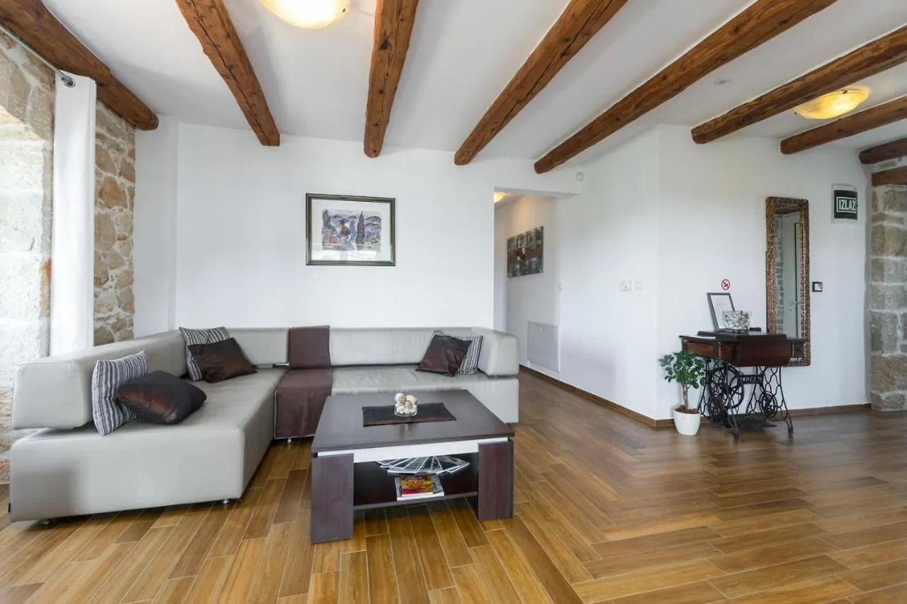 Villa Vial Labinci